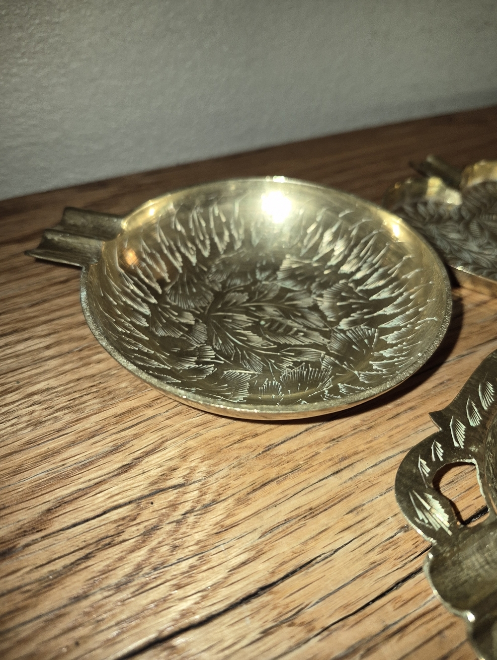 Lot Of 4 Vintage Brass ashtrays or decorative trinket dishes, Solid Brass - Picture 2 of 5